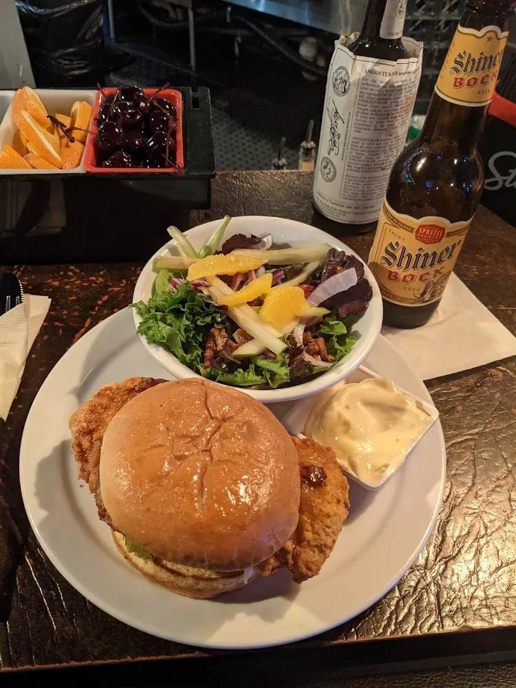 Nashville Hot Chicken w Salad